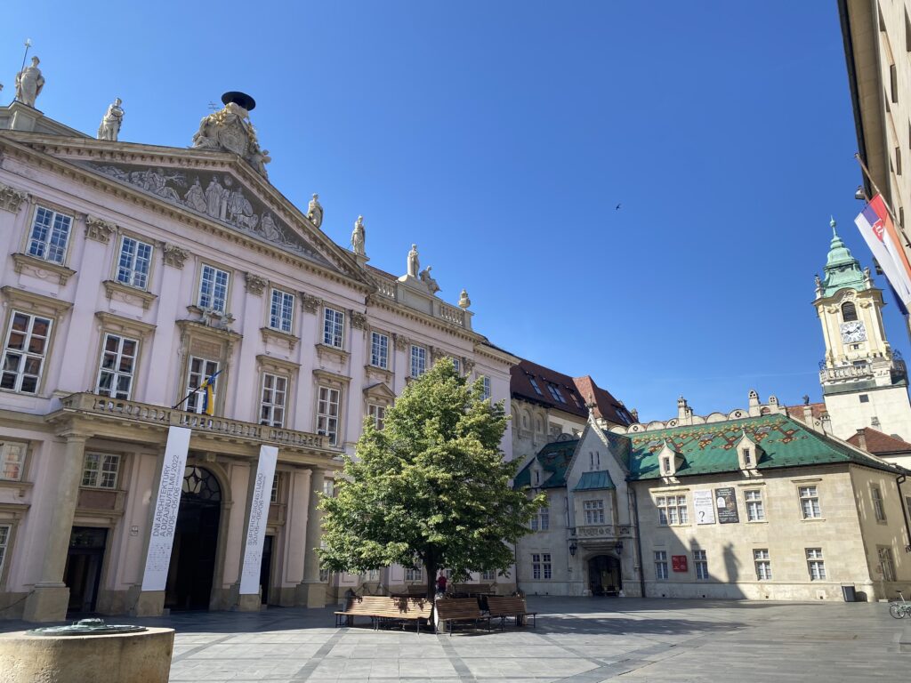 布拉提斯拉瓦舊城區的大主教堂