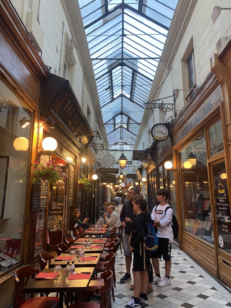 法國巴黎全景廓街