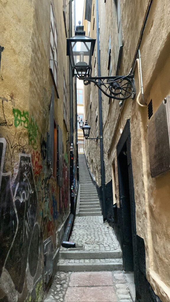 瑞典斯德哥爾摩 最窄巷子—蒙克巷 Mårten Trotzigs Gränd